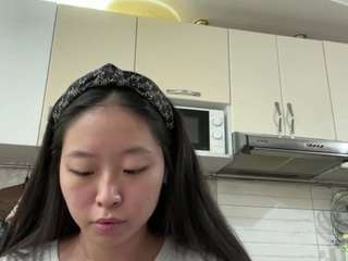 Minji live webcam show
