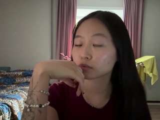 Minji live cam preview
