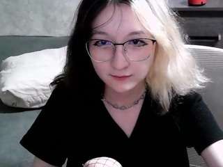 Lilfain-baby's cam show statistics and live stream