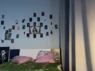 luveniarann live webcam show