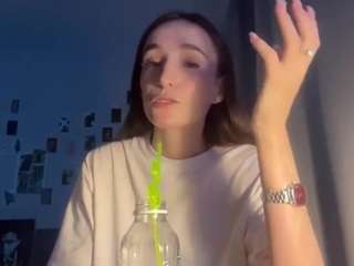 LuveniaRann live webcam show