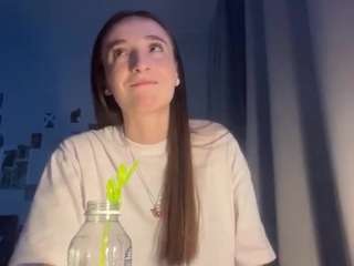 LuveniaRann live webcam show