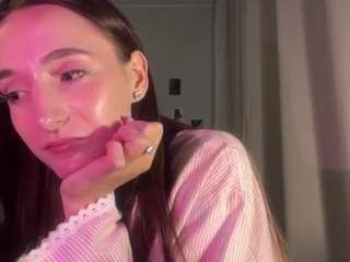 LuveniaRann live webcam show