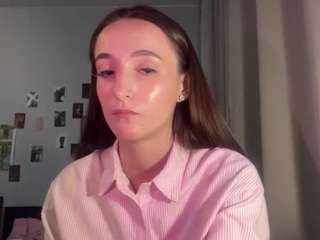 LuveniaRann live webcam show