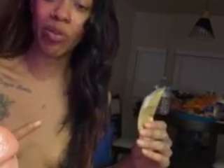 sinnamonbunniiii live webcam show