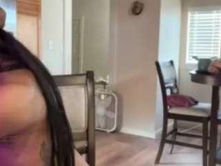 SinnamonBunniiii live webcam show