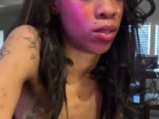 SinnamonBunniiii live webcam show