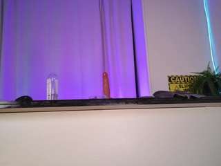 toomuch-wet live webcam show