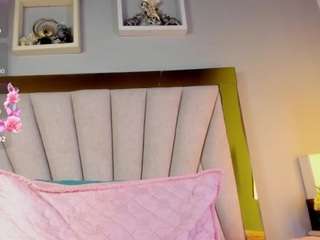 le modèle valerycandy8 est en webcam porno dans un show sur le site camsoda, il possède les tags suivants: amateur,pussy,lush,mature,middle aged,natural,no drinking,no smoking,orgasm,role play,full nudity,shaved pussy,spank,tattoos,tease,teen (18+),tittyfuck,young adult,handjob,flashing
