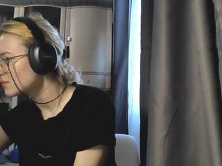 Adeline live webcam show