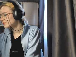 Adeline live webcam show