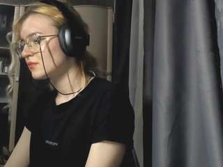 Adeline live webcam show