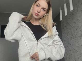 SantanaAveritte live webcam show