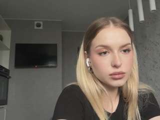 SantanaAveritte live webcam show
