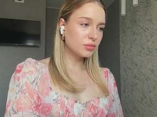 SantanaAveritte live webcam show