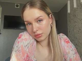 SantanaAveritte live webcam show