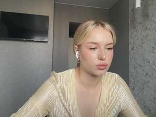 santanaaveritte Live Webcam on CamSoda