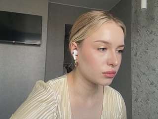 santanaaveritte Live Webcam on CamSoda