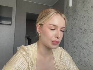 santanaaveritte Live Webcam on CamSoda