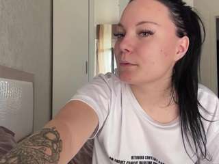 TomikoBrugliera live webcam show