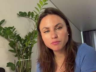 Kim live webcam show