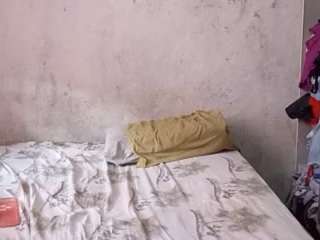 ruivinha1 live webcam show