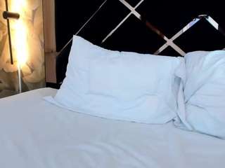 Sofi-and-Dante live webcam show