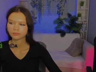 avelynmelll live webcam show