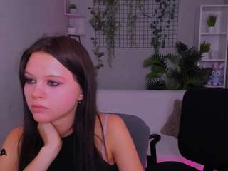 avelynmelll live webcam show
