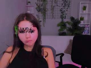 avelynmelll live webcam show