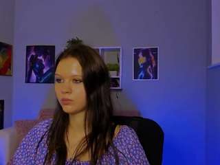 avelynmelll live webcam show