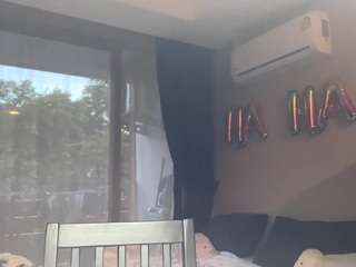 leorakorzep live webcam show