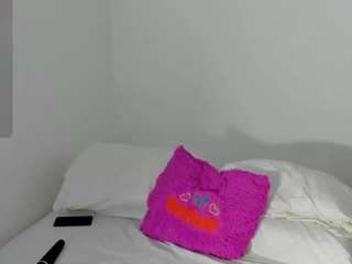SarahSantacruz live cam preview