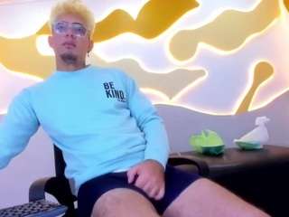 Live cam show with ZeusTrys