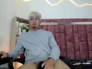 ZeusTrys live cam