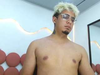ZeusTrys live cam preview