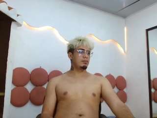 ZeusTrys live cam preview