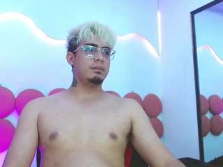 ZeusTrys live cam preview