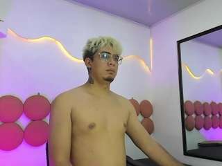 ZeusTrys live cam preview