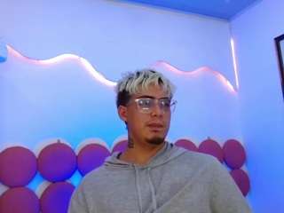 ZeusTrys live cam preview