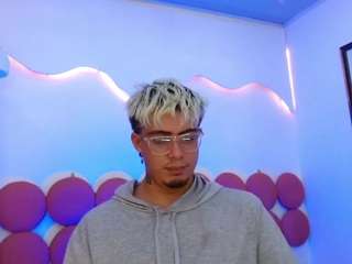 ZeusTrys live cam preview