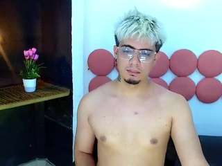 ZeusTrys live cam preview