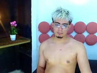 ZeusTrys live cam preview