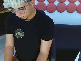 ZeusTrys live cam preview
