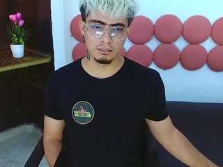 ZeusTrys live cam preview