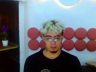ZeusTrys live cam preview