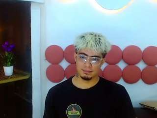 ZeusTrys live cam preview
