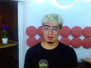 ZeusTrys live cam preview