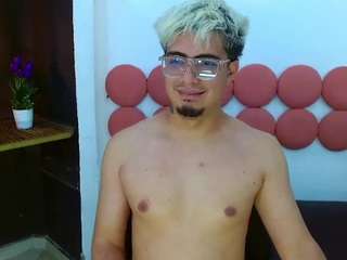 ZeusTrys live cam preview