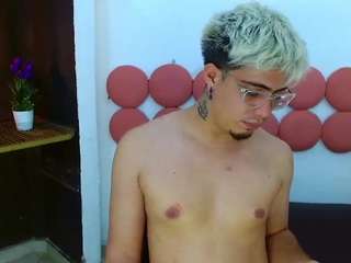 ZeusTrys live cam preview
